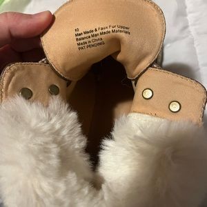 Size ten faux fur lined booties, never worn